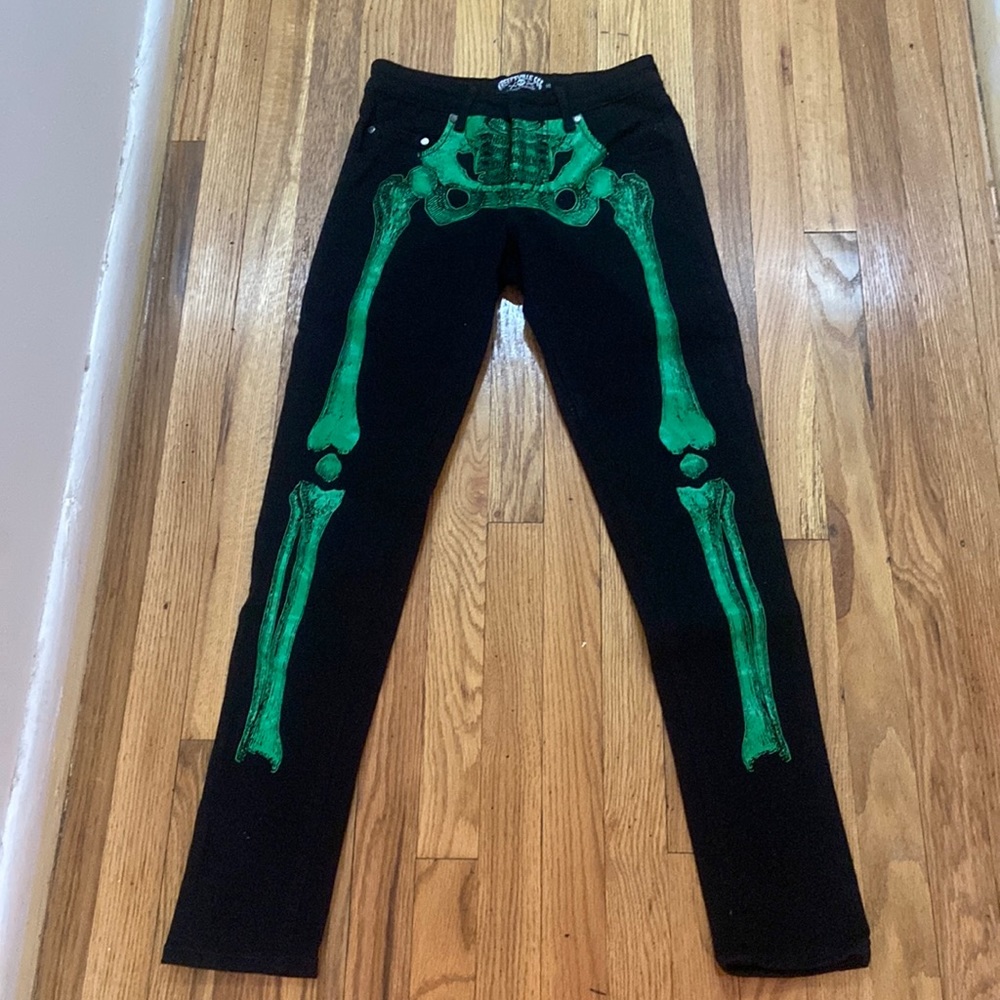 Small skull printed jeans